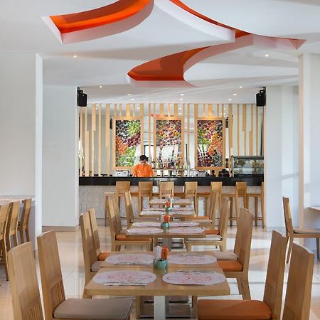 Harris Hotel Raya Kuta Lombok Eksteriør bilde