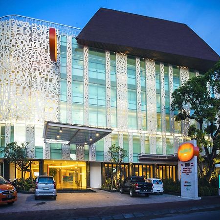 Harris Hotel Raya Kuta Lombok Eksteriør bilde