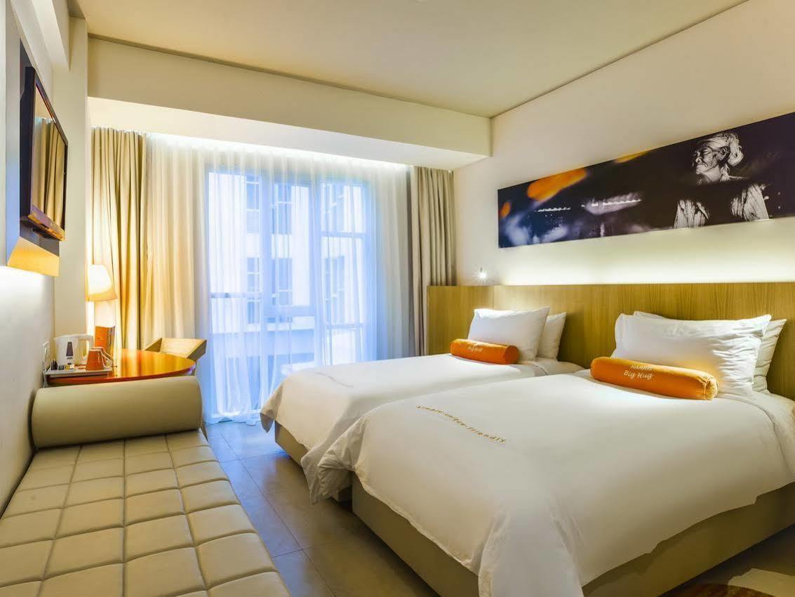 Harris Hotel Raya Kuta Lombok Eksteriør bilde