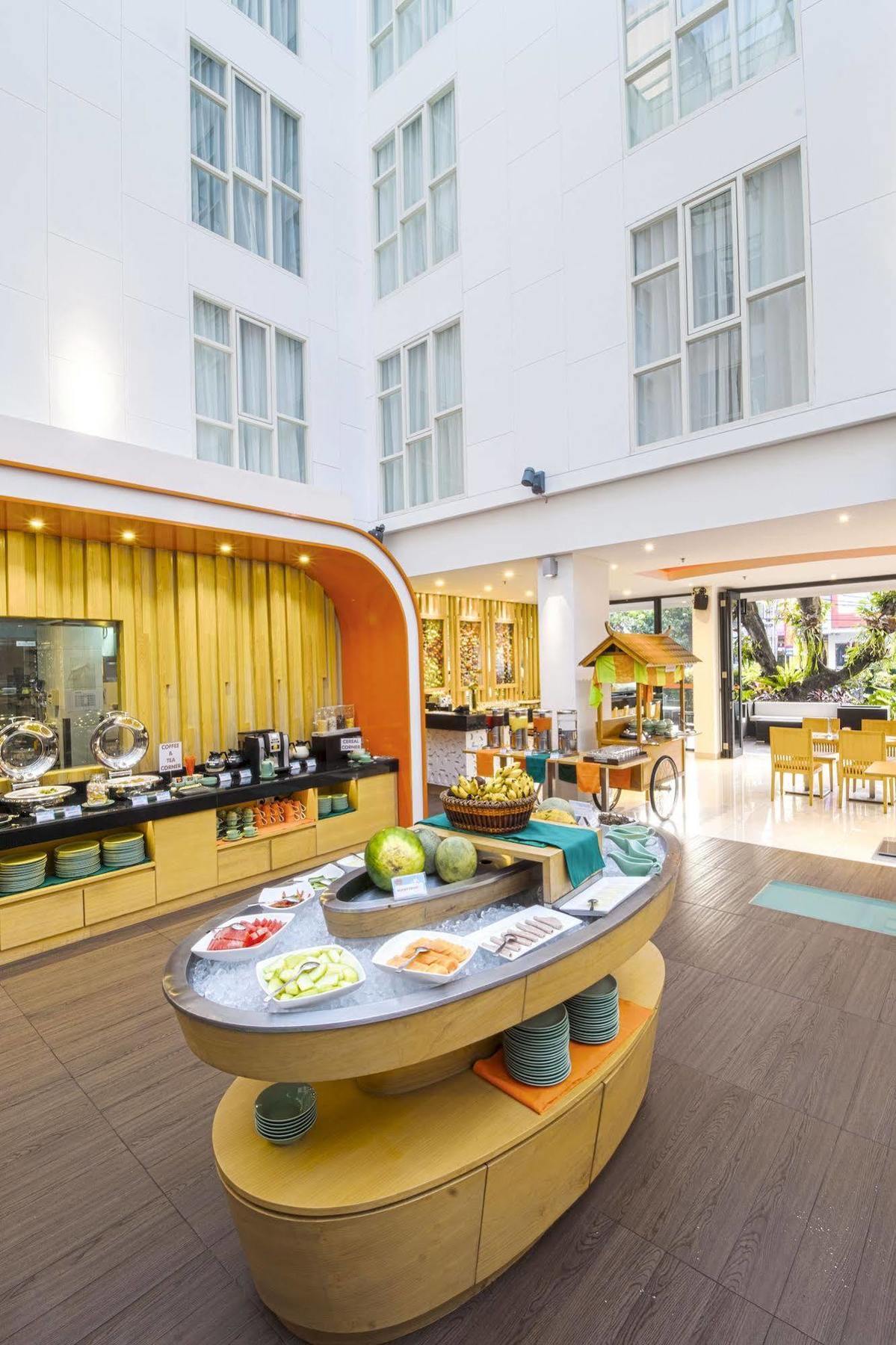 Harris Hotel Raya Kuta Lombok Eksteriør bilde