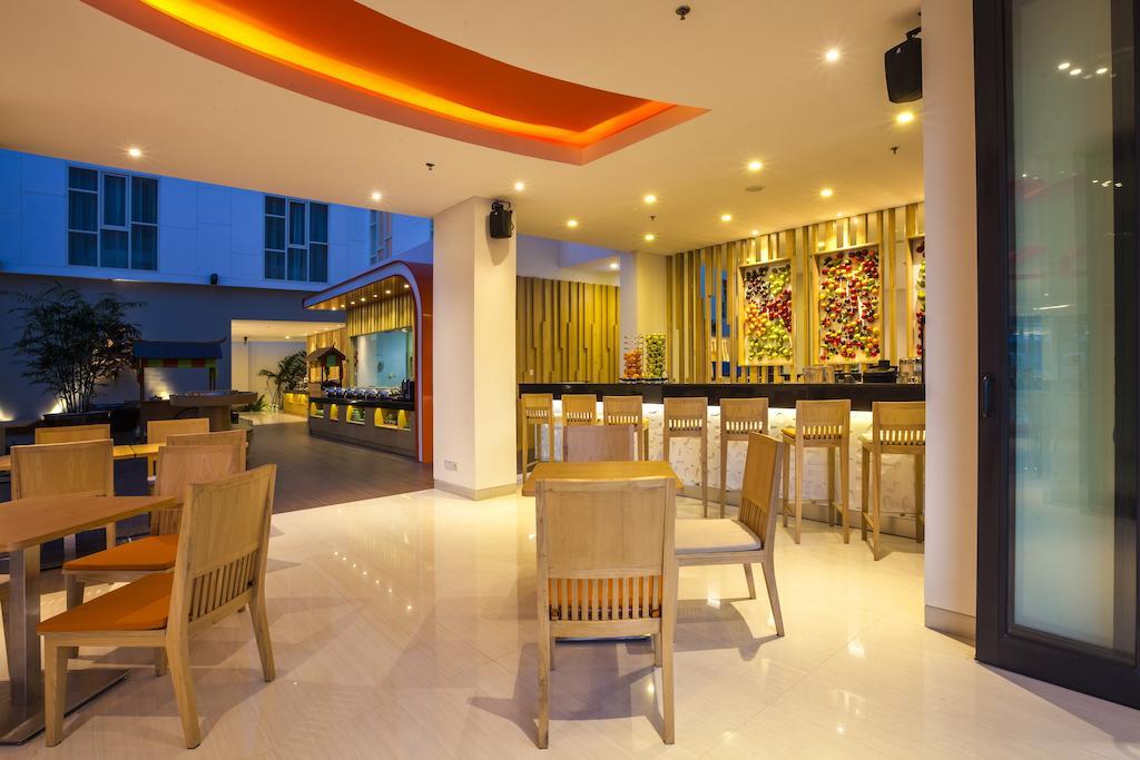 Harris Hotel Raya Kuta Lombok Eksteriør bilde