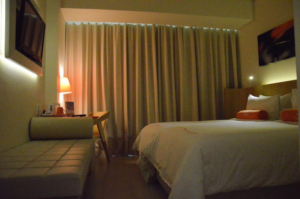 Harris Hotel Raya Kuta Lombok Eksteriør bilde