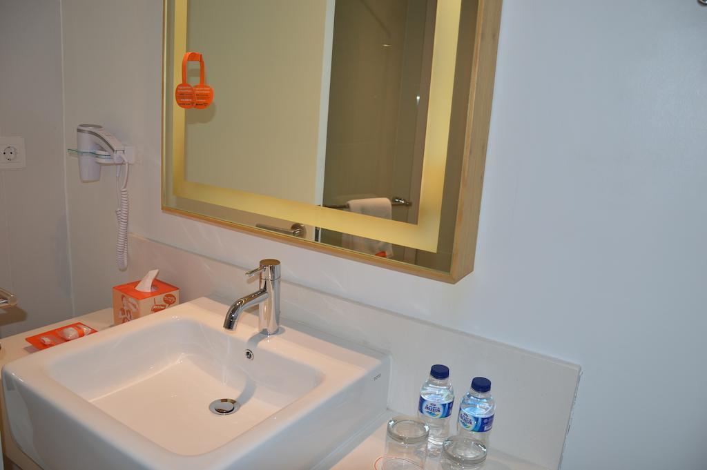 Harris Hotel Raya Kuta Lombok Eksteriør bilde